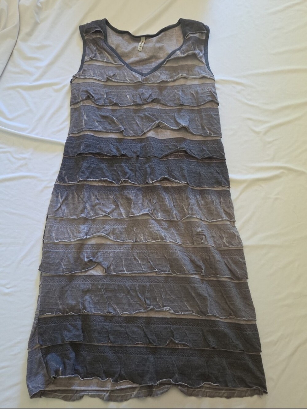 Cubism Women's medium grey ruffle knee length dress #JU4